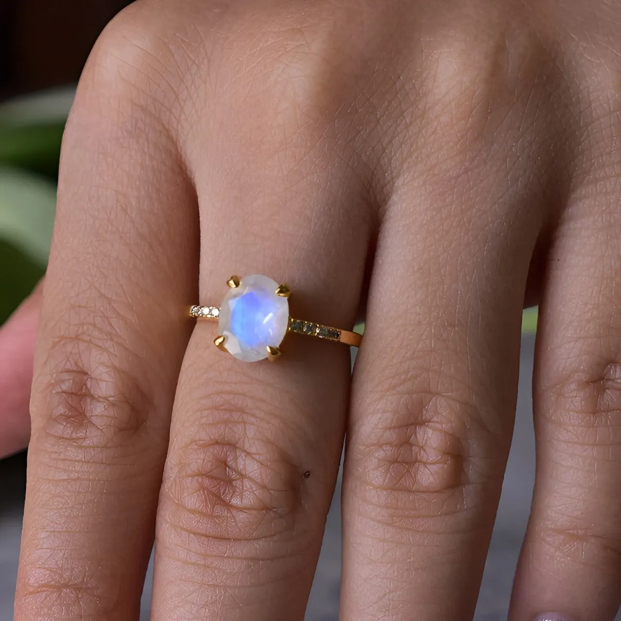 Moonstone Ring - Oval Cut Natural Moonstone